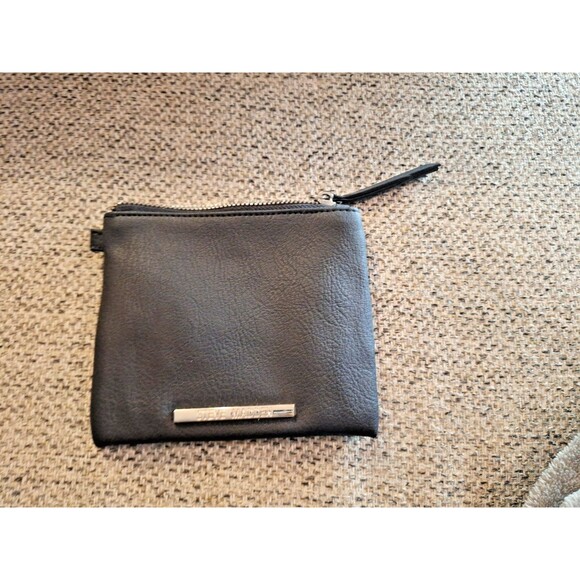 Steve Madden Women's Black Small Wallet  New - Picture 1 of 7